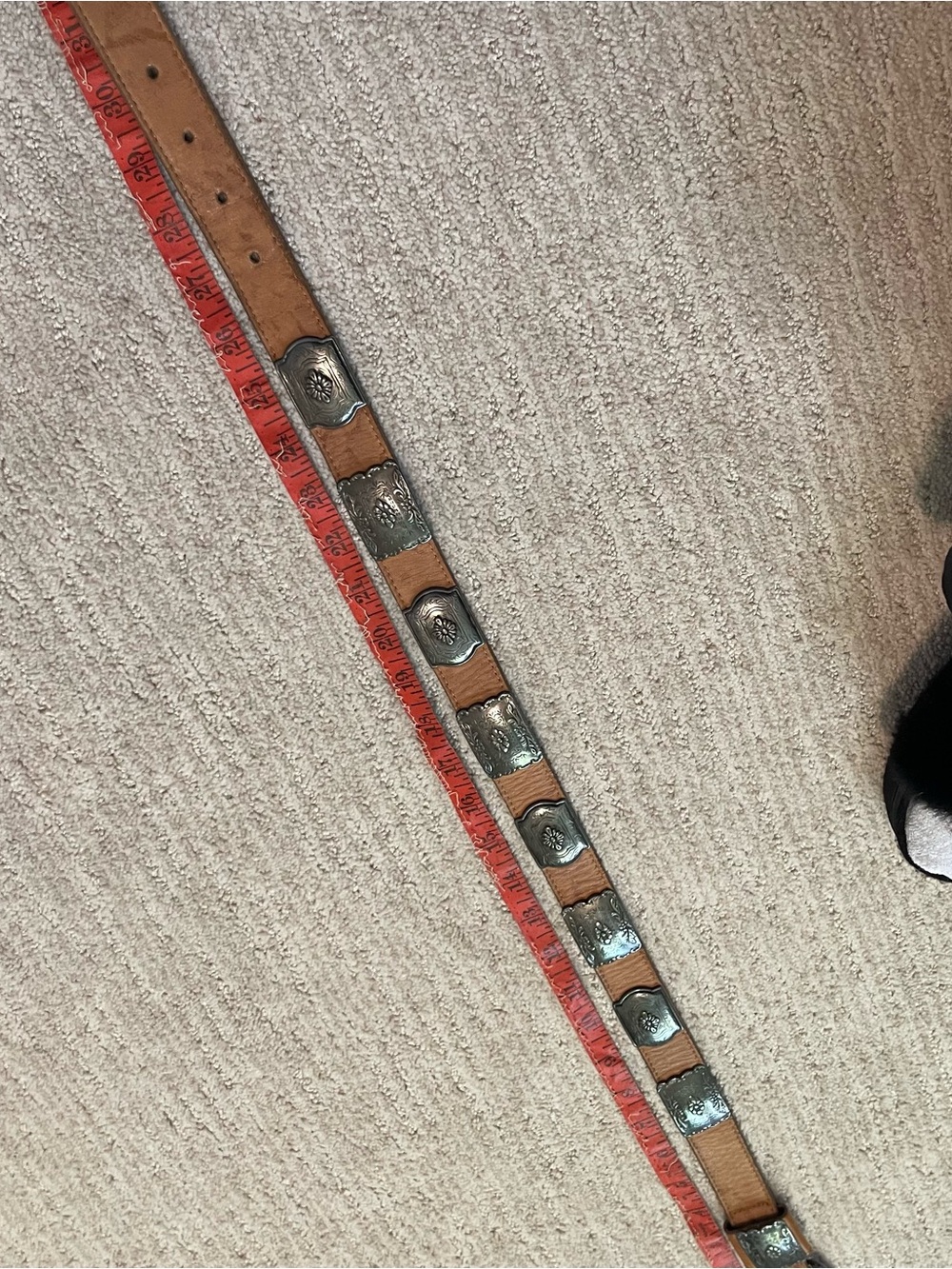Vintage leather belt with silver accents - Picture 3 of 4
